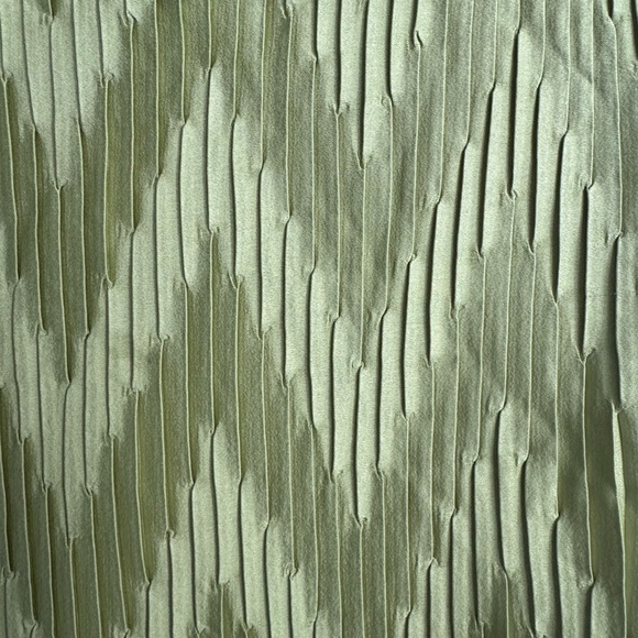 ASTR THE LABEL Zigzag Plisse Mock Neck MIDI NWOT - Picture 4 of 5